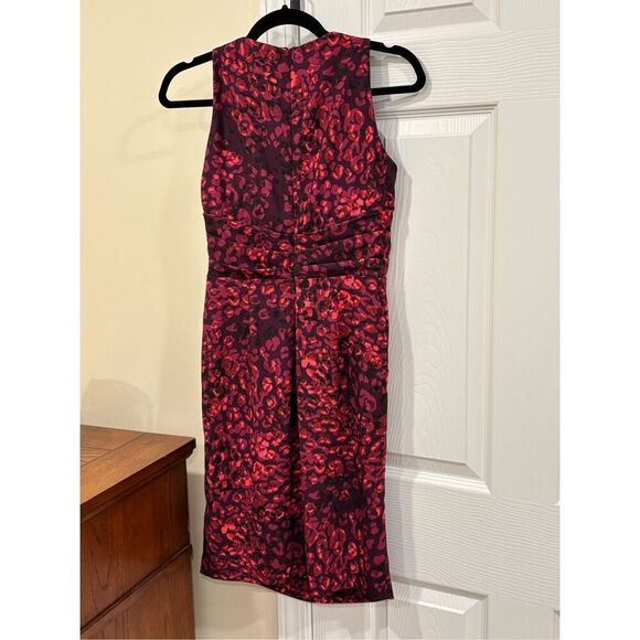 Badgley Mischka Womens Abstract Gathered Sleeveless Sheath Dress Red Purple Sz 2 - Picture 3 of 4